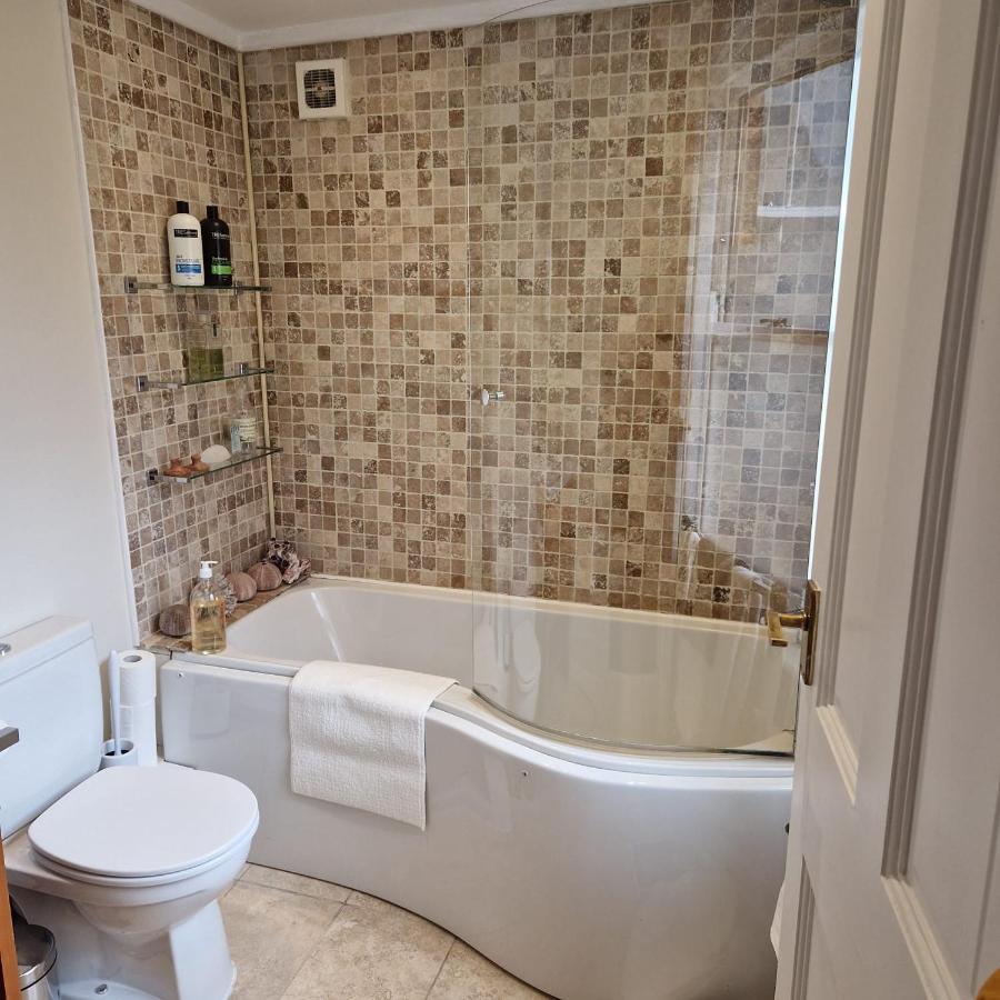 Colourful 2 Bed 2 Bath Tooting House Apartment Лондон Екстериор снимка